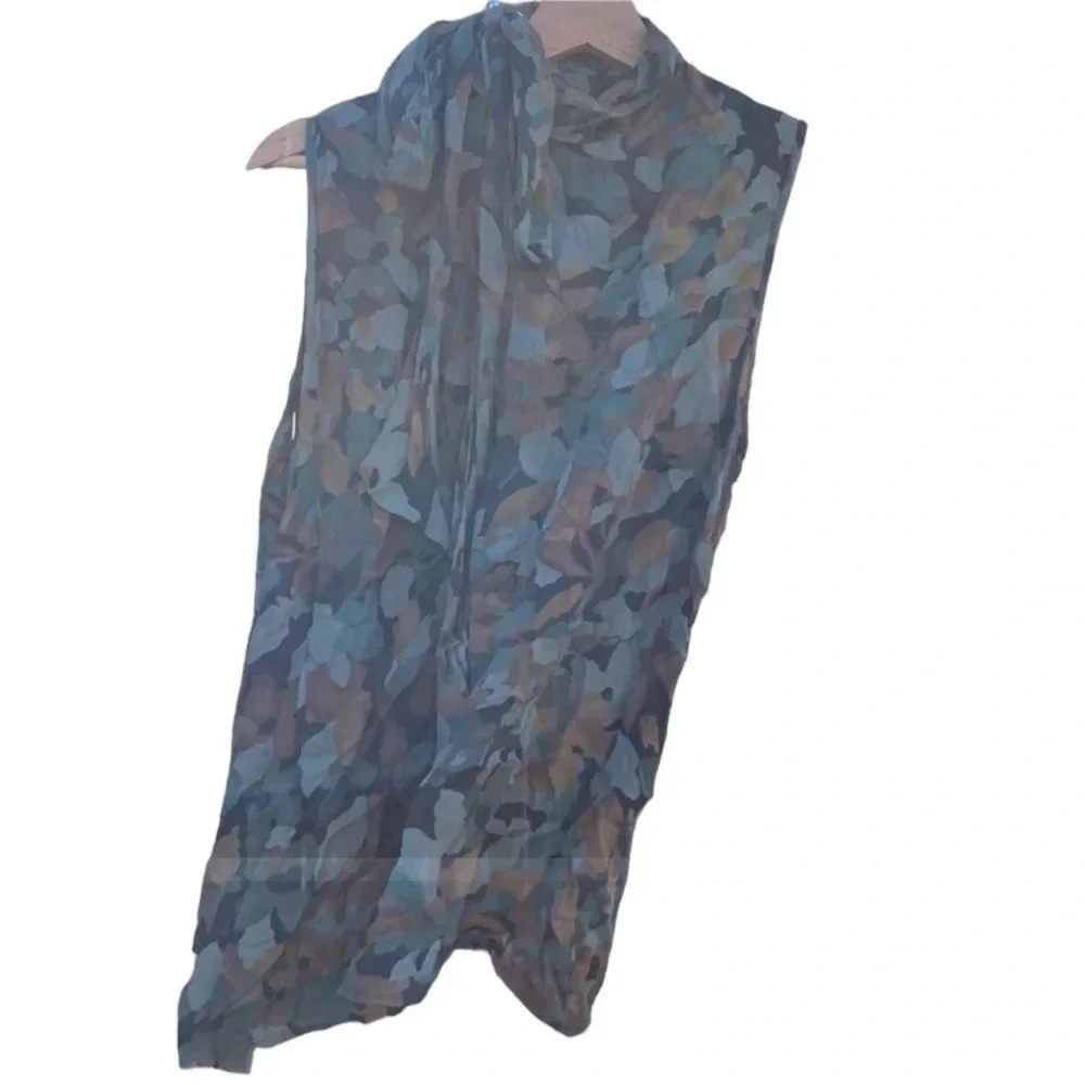 Jones New York 100% silk blouse, reads 18w, fits medium/large